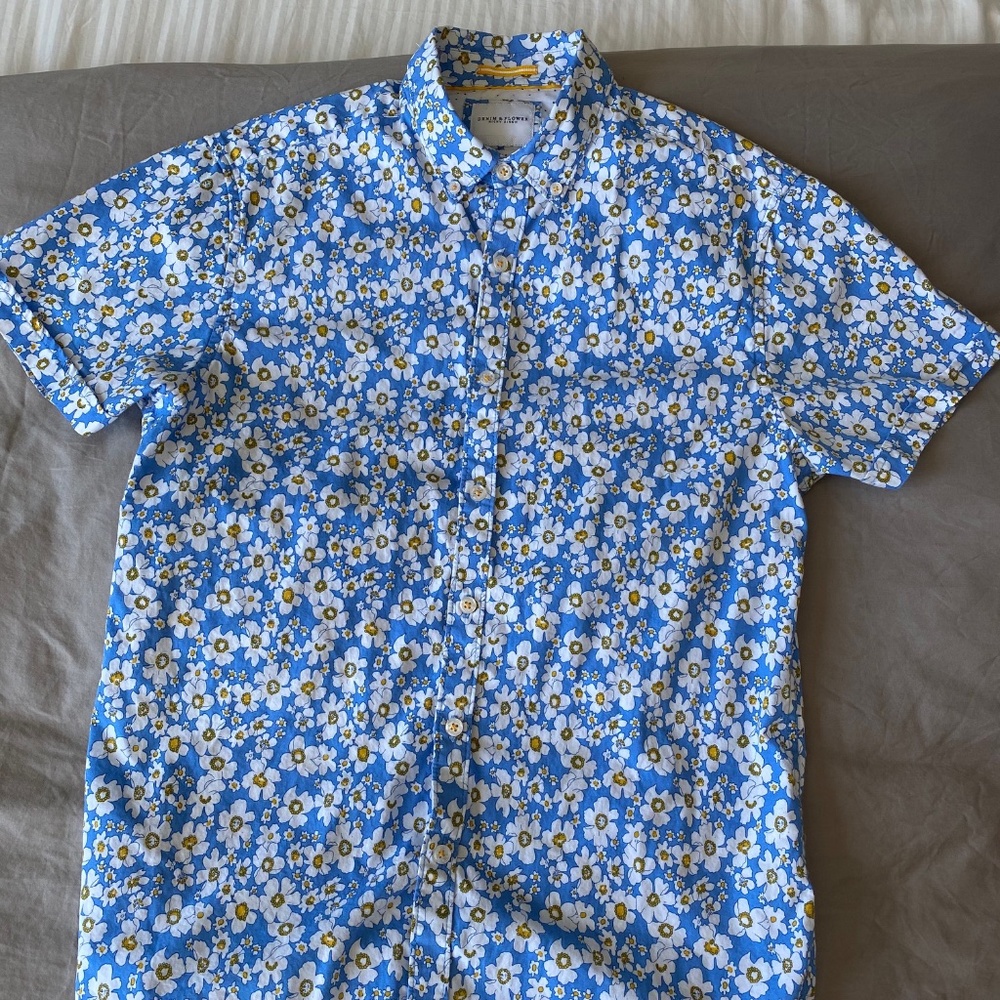 Denim & Flower Floral Button-down